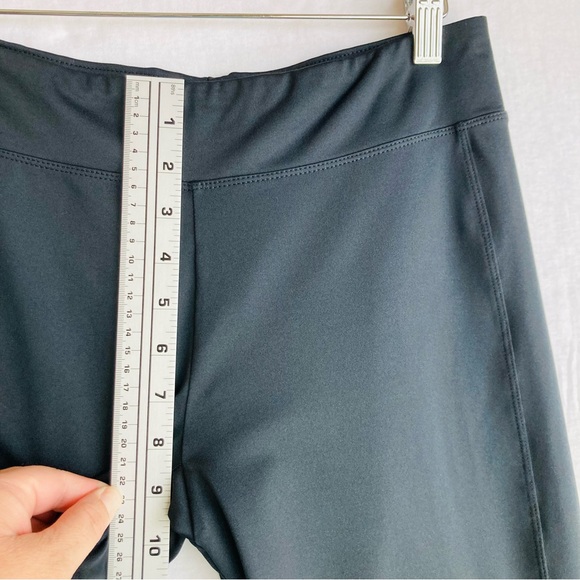 Champion Women's purple/black long sleeve top and cropped workout pant set, Sz M - Picture 12 of 16